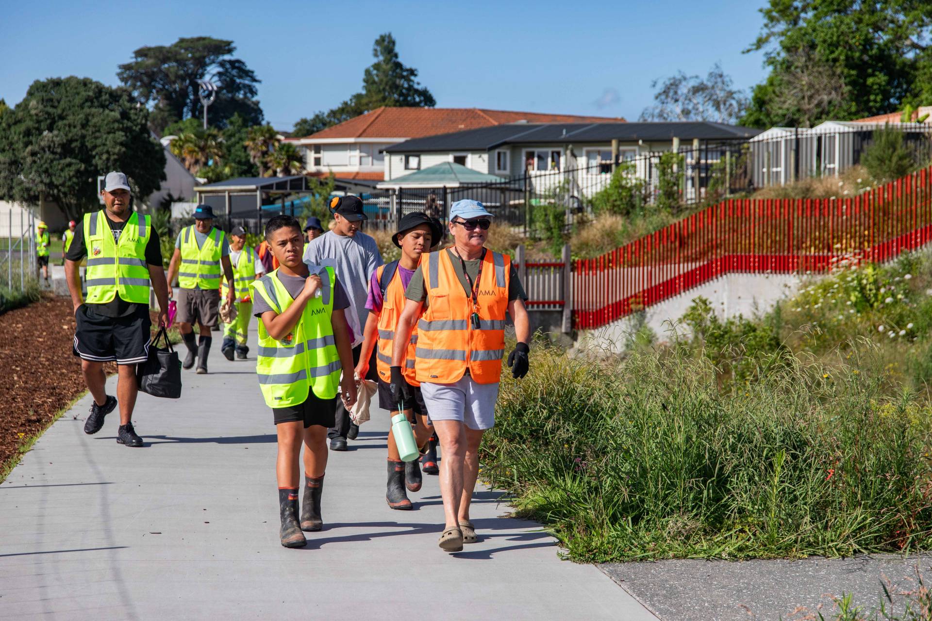 Volunteers got together to maintain Te Ara Awataha